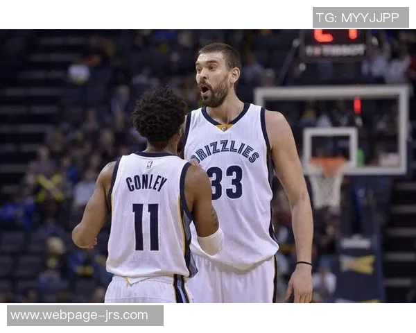 扎克兰多夫与大加索尔的巅峰对决谁能在篮球场上笑到最后